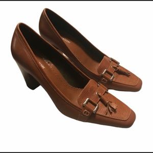 NATURALIZER HEELS SIZE 9 WOMENS